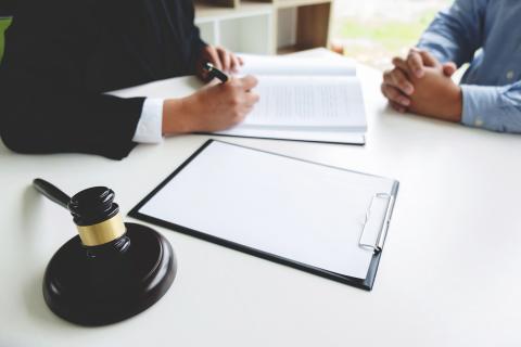 Übersetzungen von juristischen Schriftsätzen und Gerichtsurteilen
