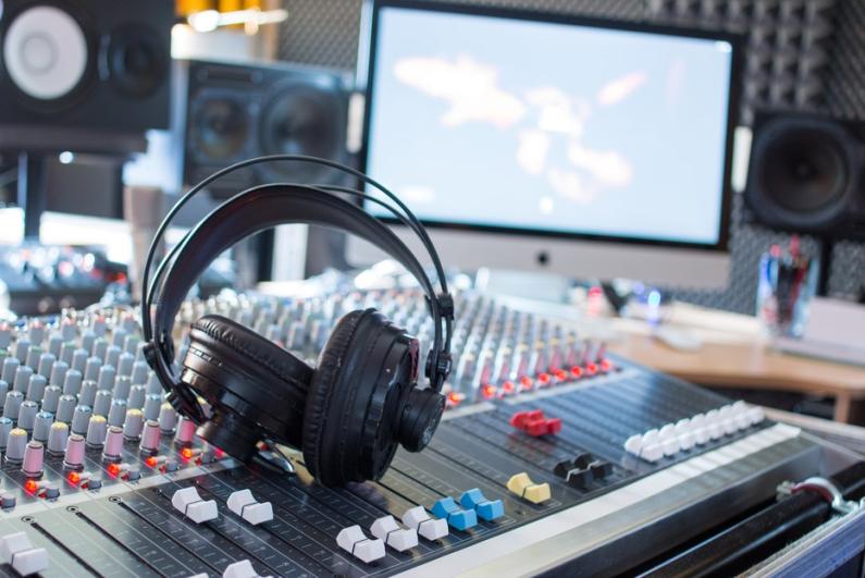 Tipps zur Auswahl eines professionellen Sprechers für Rumänisch Rumänisch Sprecher für Voice-Over in Rumänisch
